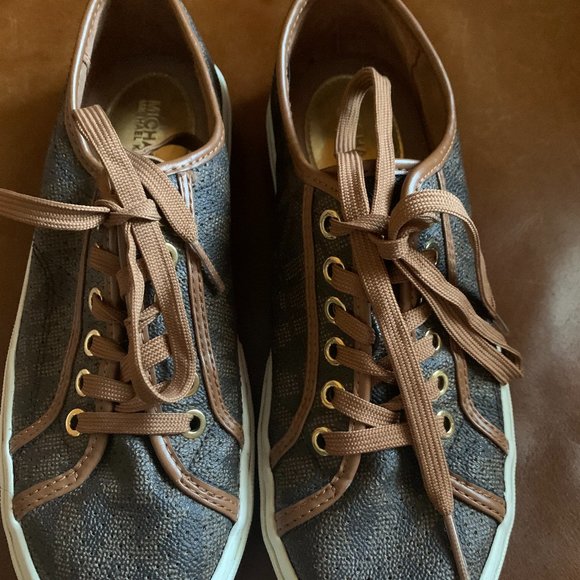 Michael Kors Signature Sneakers - Picture 8 of 8